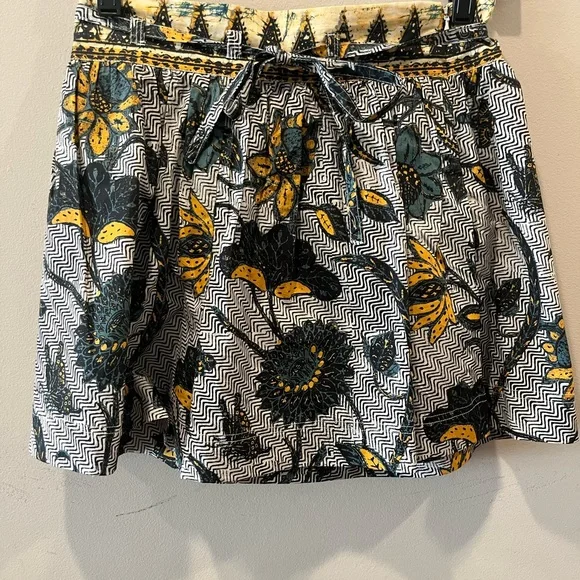 Ulla Johnson Rowan Short in Portofino, Size 2 - Picture 2 of 6